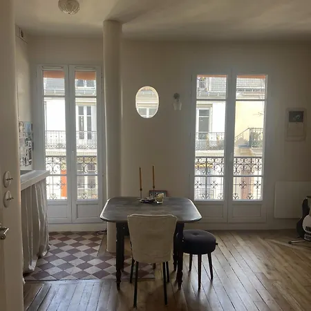 De Charme Pres De Montmartre *